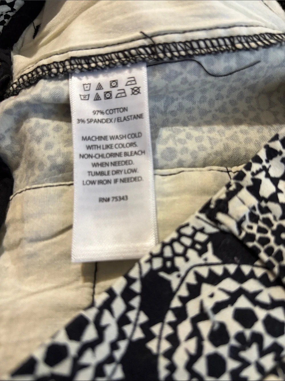 Artisan Ny Black‎ and White Patterned Bermuda Shorts